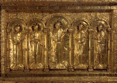 Vor dem Altar der Kathedrale von Basel. Um den sitzenden Christus, die drei Erzengel (Michael, Gabriel und Raphael) und der heilige Benedikt von Nursia, und zu seinen Füßen, der Kaiser Heinrich II., genannt der Heilige (973-1024) und die Kaiserin Kunigunde von German School