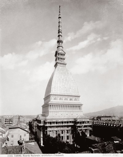 Blick auf die Antonellianische Mole in Turin, ca. 1890 von Giacomo Brogi