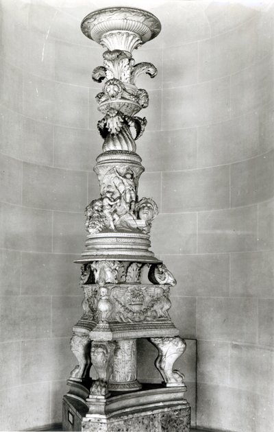 Kandelaber, entworfen von Piranesi auf der Grundlage römischer antiker Stücke für sein eigenes Grab von Giovanni Battista Piranesi