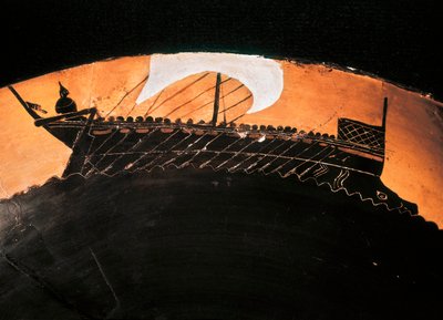 Antike Schale mit schwarzen Figuren und Darstellung eines griechischen Schiffes. 5. Jahrhundert v. Chr. von Greek