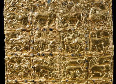 Folie mit geprägter Dekoration aus Delphi (Gold) (Detail) von Greek
