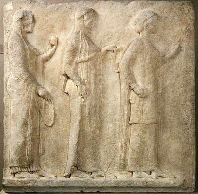 Die drei Grazien, Relief aus dem Durchgang der Theores, von Thasos, ca. 470 v. Chr. (Marmor) von Greek