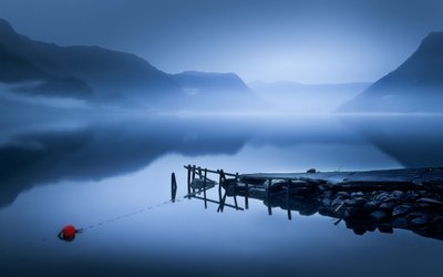 Nebliger See-Pier von Gustav Davidsson
