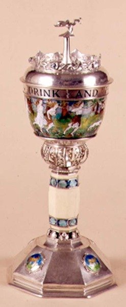 Liebesbecher und Deckel, angewandtes Ornament mit Elfenbein-Stiel, ca. 1905-09 von Harold Stabler