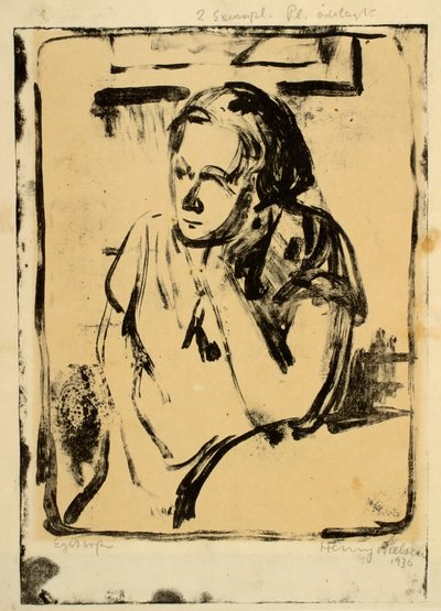 Frau sitzt am runden Tisch mit der Hand unter dem Kinn von Henry Nielsen