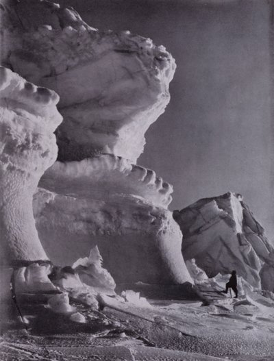 Eisbastionen des Castle Berg von Herbert Ponting