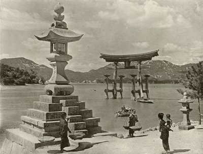 Miyajima, 1910 von Herbert Ponting