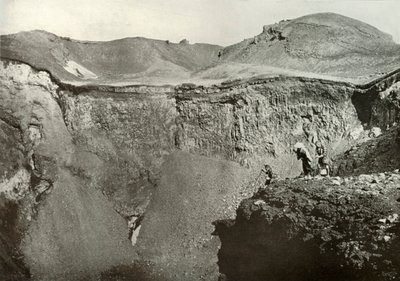 Der heilige Krater des Fuji-San von Herbert Ponting