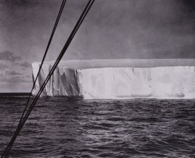 Sie sichteten ihren ersten Eisberg von Herbert Ponting