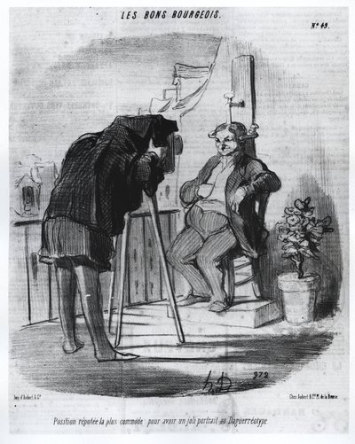 Die guten Bürger - Die bequemste Position für ein schönes Porträt im Daguerreotyp, Karikatur von Daumier - in „Charivari“ vom 24.07.1847 von Honoré Daumier