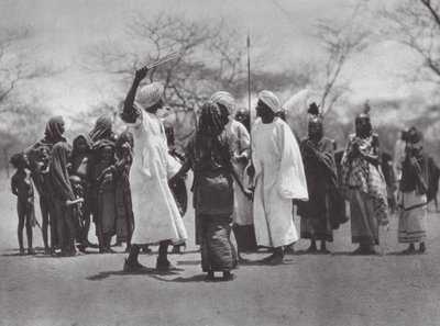 Afrika: Aulad Hamid Tanz (s/w Foto) von Hugo Adolf Bernatzik