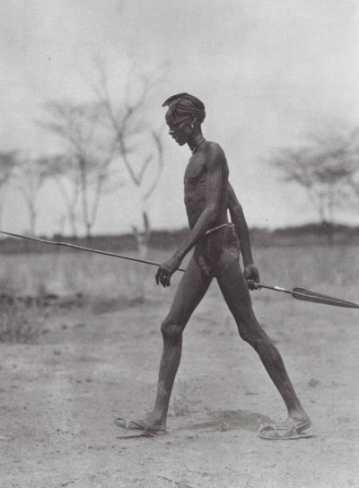 Afrika: Dinka-Krieger mit Speer von Hugo Adolf Bernatzik