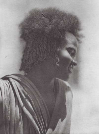 Afrika: Hadendoa-Jugendlicher, östlicher Sudan von Hugo Adolf Bernatzik