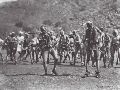 Afrika: Nuba-Rasseltanz von Hugo Adolf Bernatzik