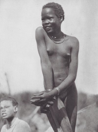 Afrika: Nuer-Mädchen von Hugo Adolf Bernatzik