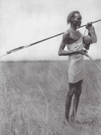Afrika: Reisender Dinka-Krieger (s/w Foto) von Hugo Adolf Bernatzik