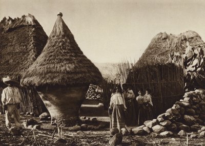 Mexiko: Maisbehälter in einem Dorf von Hugo Brehme