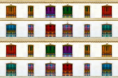 Lebendige Fensterfassade von Igor Shrayer