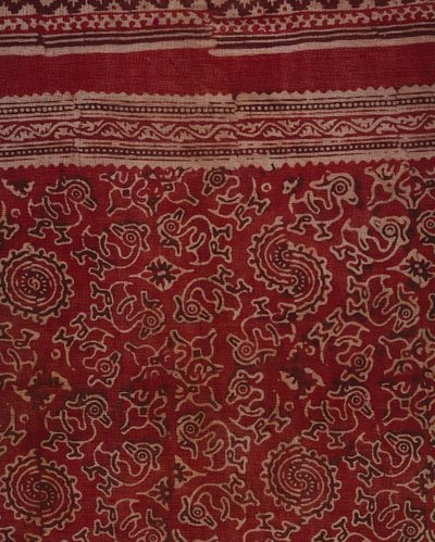 Blockbedrucktes Textil für den Exporthandel mit Gänsen, Lotusknospen und Rosettenmuster, indisch, um 1500 (Detail) von Indian School