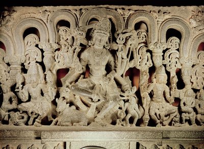 Sturz mit hinduistischer Dreifaltigkeit, aus Warangal, Andhra Pradesh, Kakatiya-Dynastie von Indian School
