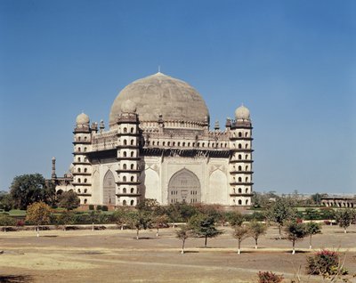 Ansicht des Gol Gumbaz, Mausoleum von Mohammed Adil Shah II (1627-57), erbaut 1659 von Indian School