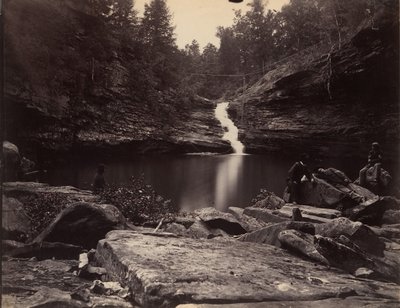 Lula-See und obere Wasserfälle am Rock Creek, nahe Lookout Mountain, Georgia, 1864-65 von Isaac H. Bonsall