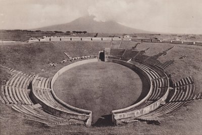Anfiteatro, Das Amphitheater (s/w Foto) von Italian Photographer