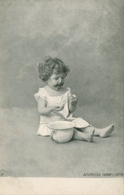 Baby spielt mit Seifenblasen von Italian Photographer
