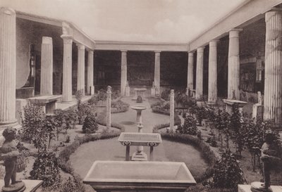 Casa Dei Vettii, Peristilio, Haus der Vettii, das Peristyl (s/w Foto) von Italian Photographer