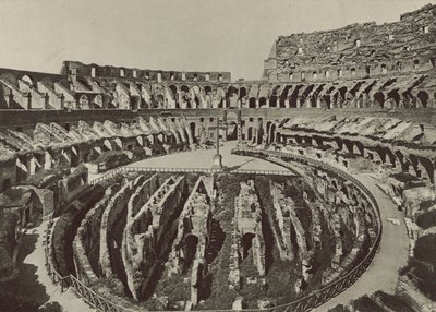 Flavisches Amphitheater oder Kolosseum mit den neuen Ausgrabungen von Italian Photographer