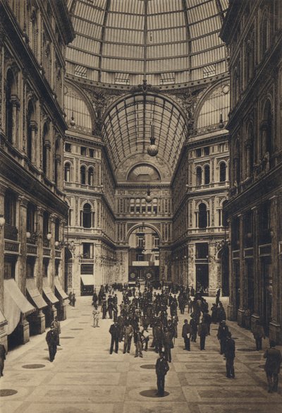 Neapel: Innenansicht der Galleria Umberto I von Italian Photographer