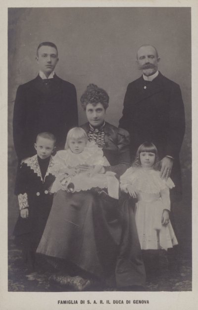 Prinz Thomas, Herzog von Genua und seine Frau, Prinzessin Isabella von Bayern, mit ihren Kindern von Italian Photographer