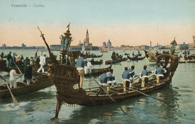 Prozession in einem venezianischen Kanal von Italian Photographer