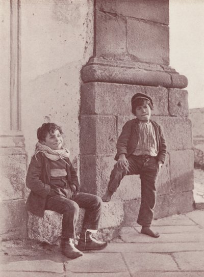 Sizilien: Sizilianische Jungen aus dem Inneren von Italian Photographer