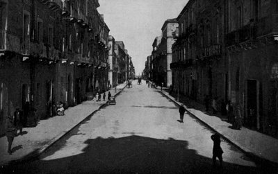 Taranto, Via Anfiteatro (s/w Foto) von Italian Photographer