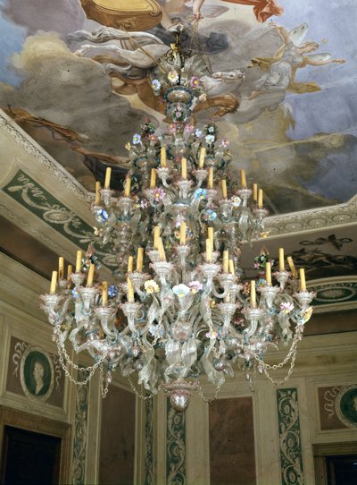 Murano-Glasleuchter aus dem 18. Jahrhundert in der Querini-Stampalia-Stiftung von Venedig. von Italian School