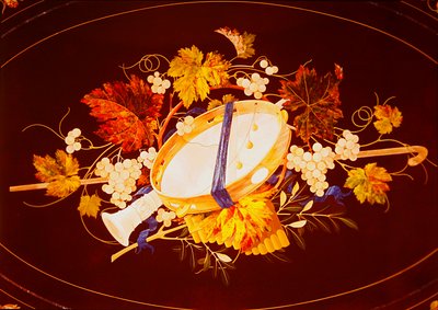 Tischplatte mit Musikinstrumenten und Weinreben (Pietra Dura) von Italian School
