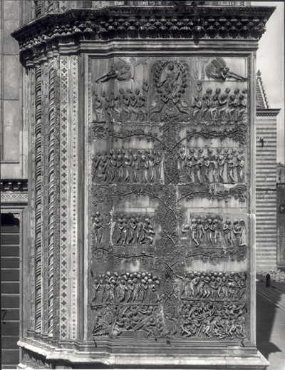 Szenen aus dem Neuen Testament, Reliefplatte von der Fassade von Italian School Italian School