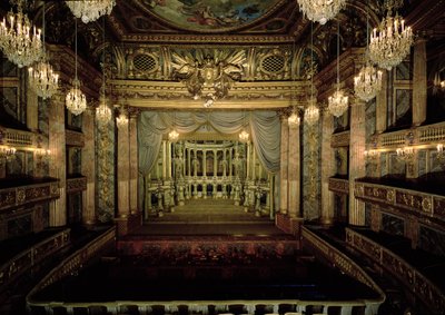 Innenansicht des Opernhauses, fertiggestellt 1770 (restauriert 1952-71) von Jacques Ange Gabriel