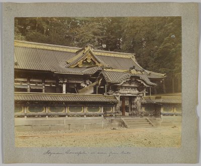 Tōshō-gū vom Tor aus gesehen, Nikko, Japan von Japanese Photographer
