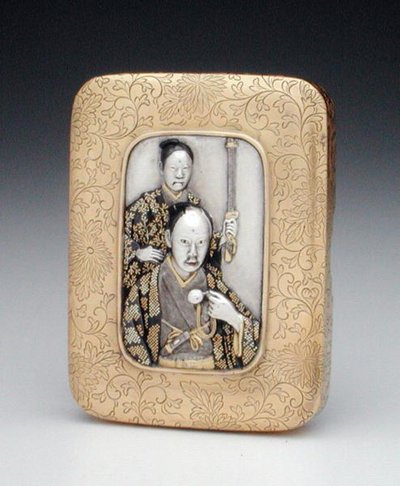 Schachtel und Deckel mit einem Feudalherrn und seinem Gefolgsmann (vergoldetes Silber) von Japanese School