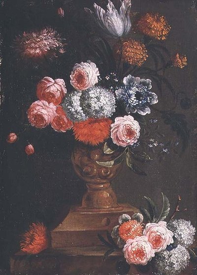 Tulpen, Ringelblumen, Schneeball, Vergissmeinnicht, Rosen und andere Blumen in einer Urne von Jean Baptiste (attr. to) Bosschaert