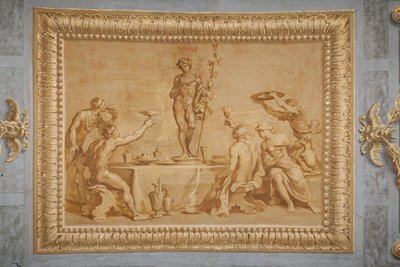 Faux-vergoldetes Relief mit der Statue des Bacchus, umgeben von einigen Offerern, die Weinkelche erheben von Jean Boulanger