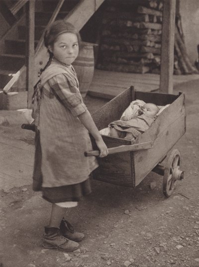 Schweiz: Das einfache Leben, ein primitiver Kinderwagen von Jean Gaberell