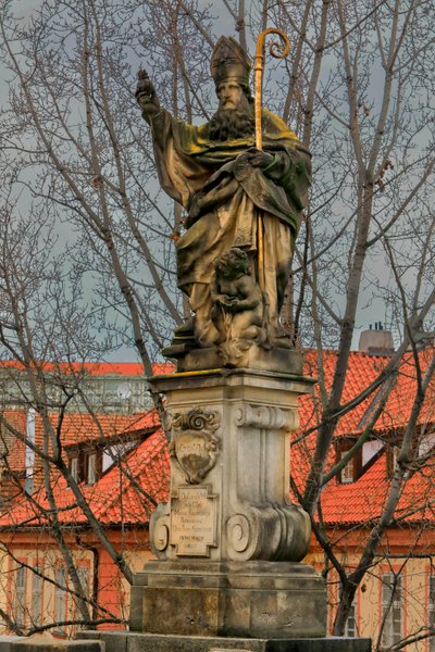 Statue des Heiligen Augustinus von Hippo auf der Karlsbrücke von Jeronym (1632 1709) Kohl
