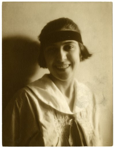 Helen Rehber oder Rehler, ca. 1905-40 von Jessie Tarbox Beals