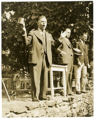 John W. Mitchell in Greenwich Conn oder Weston, Conn. Der berühmte Auktionator von Jessie Tarbox Beals