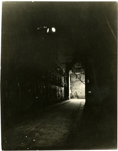 Patchin Place bei Nacht, Greenwich Village, New York, USA, ca. 1905-20 von Jessie Tarbox Beals
