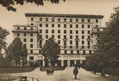 Bergmassiv aus Mauerwerk auf dem wertvollsten Gelände des Westens, um 1935 von Joel