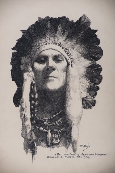 Selbstporträt mit Indianerkopfschmuck, 8. März 1939 von John Hassall
